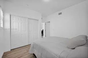 1560 Meridian Ave, Miami Beach, FL 33139 - Photo 8