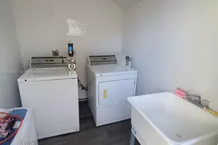 1864 NW 28th St, Miami, FL 33142 - Photo 16