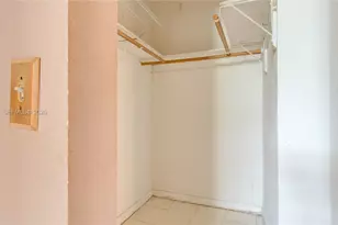 10710 SW 32nd St, Miami, FL 33165 - Photo 36