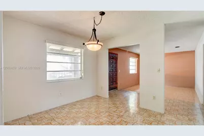 10710 SW 32nd St, Miami, FL 33165 - Photo 12