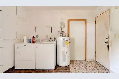 10710 SW 32nd St, Miami, FL 33165 - Photo 24
