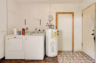 10710 SW 32nd St, Miami, FL 33165 - Photo 24