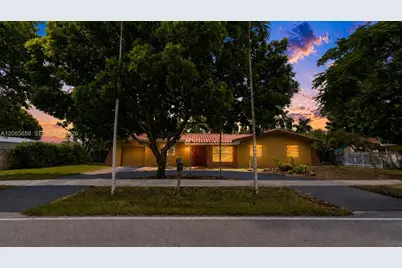 10710 SW 32nd St, Miami, FL 33165 - Photo 2