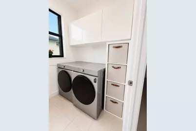 3555 W 106th St, Hialeah, FL 33018 - Photo 16
