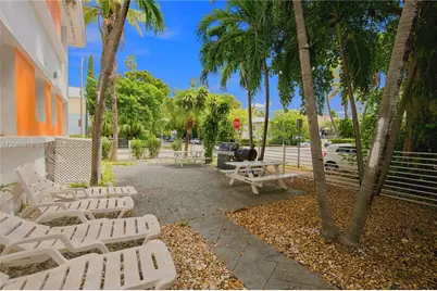 1000 7th St #10, Miami Beach, FL 33139 - Photo 24