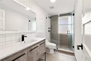 1000 7th St, Miami Beach, FL 33139 - Photo 18