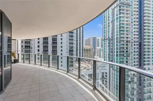 1000 Brickell Plaza, Miami, FL 33131 - Photo 2