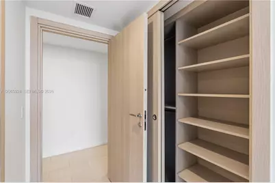 1000 Brickell Plz #1902, Miami, FL 33131 - Photo 34