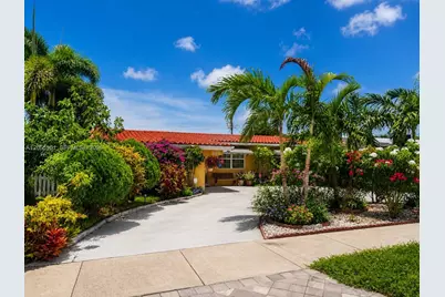 201 NE 57th Ct, Oakland Park, FL 33334 - Photo 1