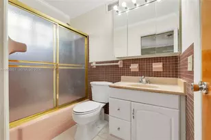 201 NE 57th Ct, Oakland Park, FL 33334 - Photo 38