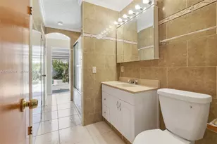 201 NE 57th Ct, Oakland Park, FL 33334 - Photo 26
