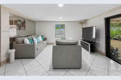 7961 W 6th Ave, Hialeah, FL 33014 - Photo 20