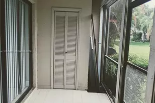 460 Lakeview Dr, Weston, FL 33326 - Photo 6