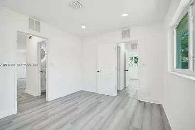 2343 NW 28th St #1, Oakland Park, FL 33311 - Photo 8