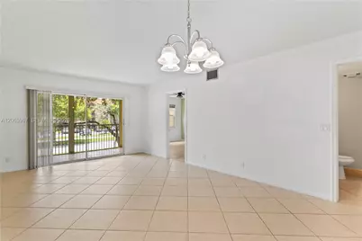 1100 SW 128th Ter #210U, Pembroke Pines, FL 33027 - Photo 4