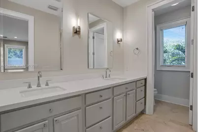 3072 Carter St, Miami, FL 33133 - Photo 10