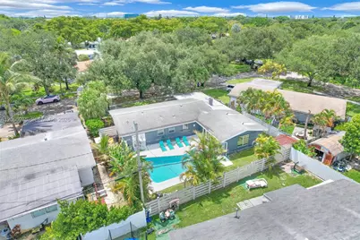 407 S 56th Ter, Hollywood, FL 33023 - Photo 2