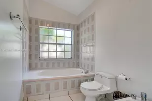 25 Ludlam Dr, Miami Springs, FL 33166 - Photo 20