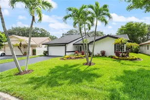 695 NW 107th Ln, Coral Springs, FL 33071 - Photo 2