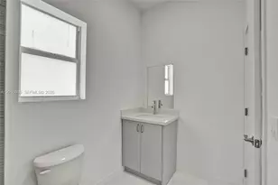 1567 NW 1st St, Miami, FL 33125 - Photo 8