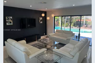 1112 N 13th Ave, Hollywood, FL 33019 - Photo 2