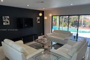 1112 N 13th Ave, Hollywood, FL 33019 - Photo 2