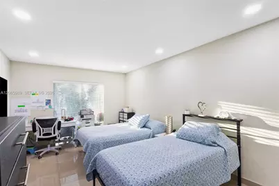 5665 W 20th Ave #212, Hialeah, FL 33012 - Photo 26