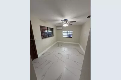 2424 SW 21st Ter #IN-LAW DETACHD, Miami, FL 33145 - Photo 2
