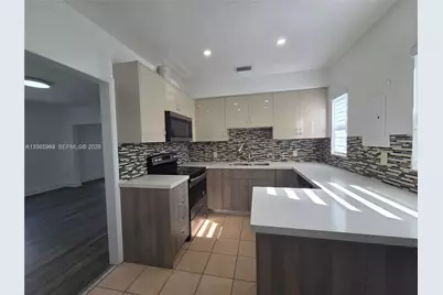 6240 SW 21st St (Upstairs) #6242, Miami, FL 33155 - Photo 2