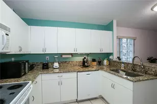 474 SW 205th Ave, Pembroke Pines, FL 33029 - Photo 4