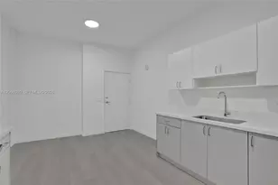1567 NW 1st St, Miami, FL 33125 - Photo 6