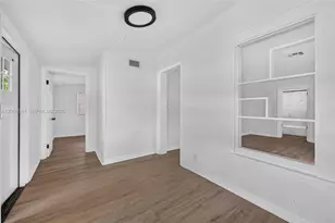 1752 42nd St S, Saint Petersburg, FL 33711 - Photo 4