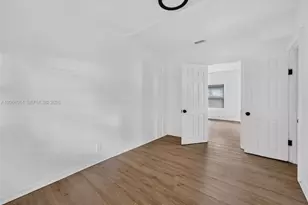 1752 42nd St S, Saint Petersburg, FL 33711 - Photo 12