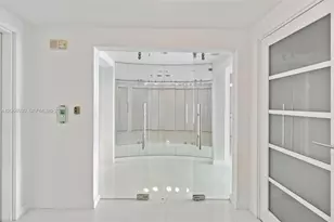 1331 Brickell Bay Dr, Miami, FL 33131 - Photo 4
