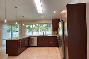 11907 Jennifer Way, Cooper City, FL 33026 - Photo 4