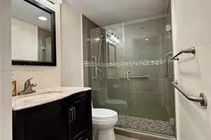 7501 E Treasure Dr, North Bay Village, FL 33141 - Photo 20