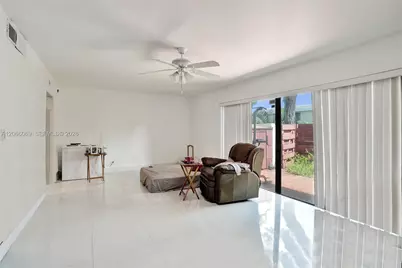 2999 Lakewood Ln, Hollywood, FL 33021 - Photo 24
