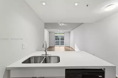185 SE 14th Ter #1010, Miami, FL 33131 - Photo 14