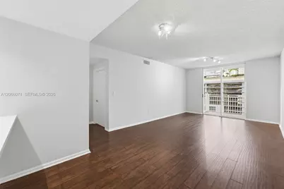 185 SE 14th Ter #1010, Miami, FL 33131 - Photo 4
