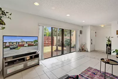 3003 Lakewood Ln, Hollywood, FL 33021 - Photo 12