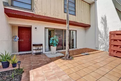 3003 Lakewood Ln, Hollywood, FL 33021 - Photo 2