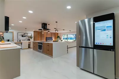 2415 NE 35th Dr, Fort Lauderdale, FL 33308 - Photo 8