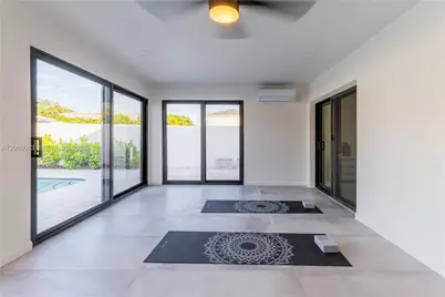 2415 NE 35th Dr, Fort Lauderdale, FL 33308 - Photo 14