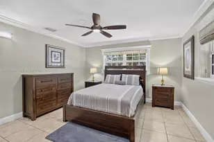 801 Ixora Ln, Plantation, FL 33317 - Photo 1