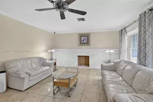 801 Ixora Ln, Plantation, FL 33317 - Photo 6