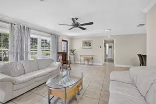 801 Ixora Ln, Plantation, FL 33317 - Photo 8