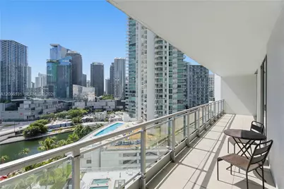 90 SW 3rd St #1801, Miami, FL 33130 - Photo 2