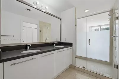 90 SW 3rd St #1801, Miami, FL 33130 - Photo 8