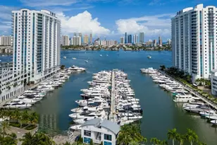17301 Biscayne Blvd, North Miami Beach, FL 33160 - Photo 16