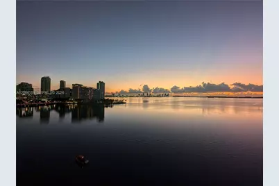1155 Brickell Bay Dr #910, Miami, FL 33131 - Photo 2